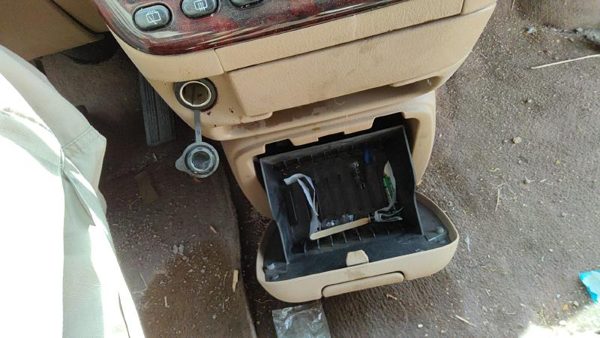 1996-2000 Chrysler Town & Country Lower Cubby Assembly Oem Slide Out Dash Tan — photo 3