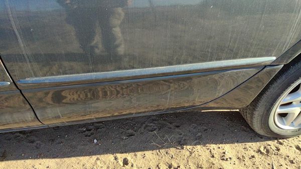 98-04 Intrepid Driver Left Rear Moulding From Door Back Trim Steel Blue Pbq — photo 1
