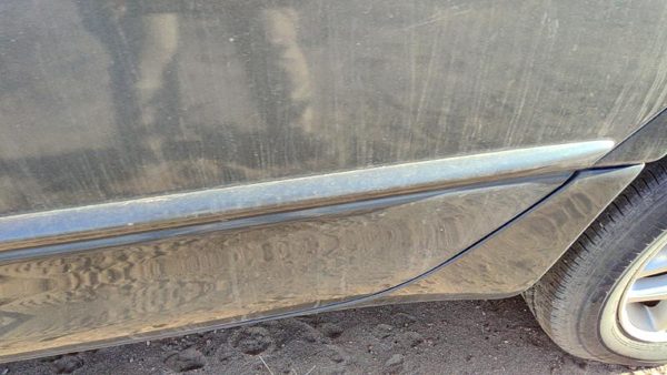 98-04 Intrepid Driver Left Rear Moulding From Door Back Trim Steel Blue Pbq — photo 5
