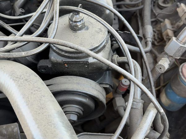 1980 Mercedes-Benz 450SL Power Steering Pump/motor 4.5L — photo 1
