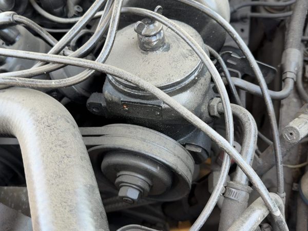 1980 Mercedes-Benz 450SL Power Steering Pump/motor 4.5L — photo 4