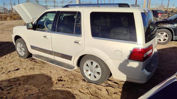 2008 Lincoln Navigator — vehicle photo 4