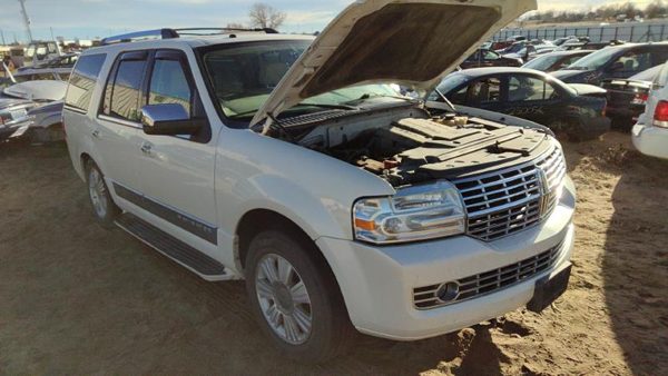 2008 Lincoln Navigator — vehicle photo 2