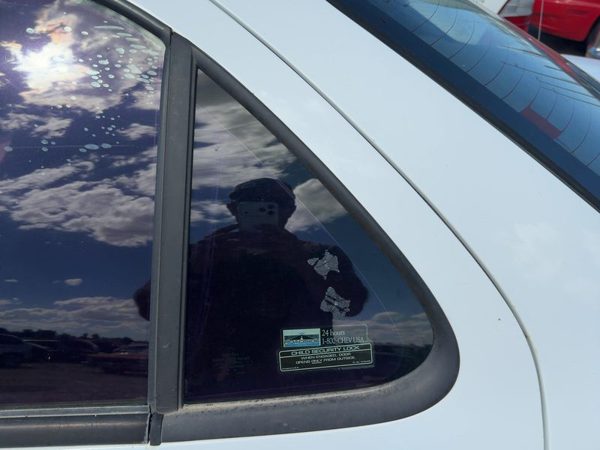95-05 Chevrolet Cavalier 4 Door Driver Left Rear Vent Window Glass OEM 22659495 — photo 1