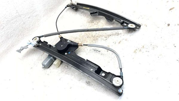 2007-2012 Nissan Sentra Driver Left Front Power Window Regulator With Motor Oem — photo 4