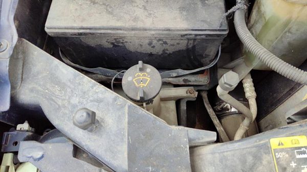 99-07 F350 Powerstroke Windshield Washer Fluid Reservoir With Pump Wiper Tank — photo 1