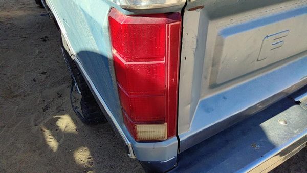 1980-1986 Ford F150 Driver Left Tail Light Brake Lamp Oem Rear E4tz13404b — photo 1