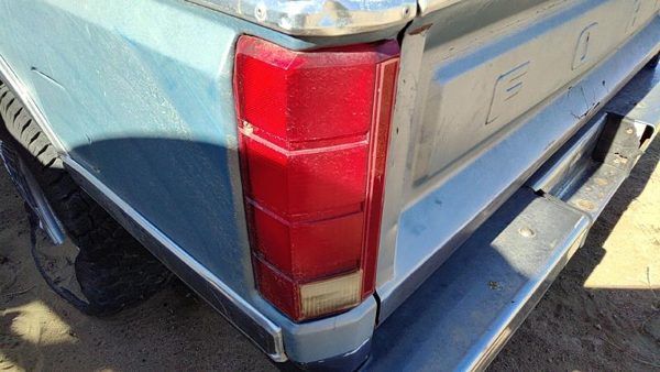 1980-1986 Ford F150 Driver Left Tail Light Brake Lamp Oem Rear E4tz13404b — photo 3