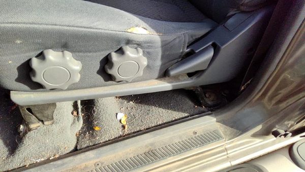 01-04 Nissan Xterra Driver Left Side Seat Trim Panel Oem Gray K — photo 3