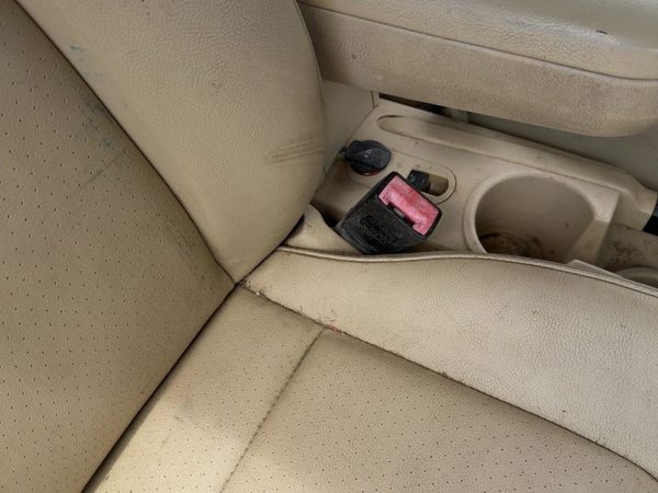 05-10 Beetle Convertible Passenger Right Front Seat Belt Buckle Receiver Oem Tan — photo 2