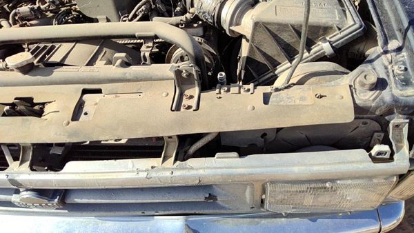 93-95 Pathfinder Nissan Pathfinder Top Plastic Cover Above Radiator Sight Shield — photo 5