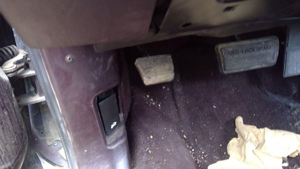 1993 Cadillac Fleetwood Parking Brake Pedal Assembly Oem Complete Emergency Unit — photo 4