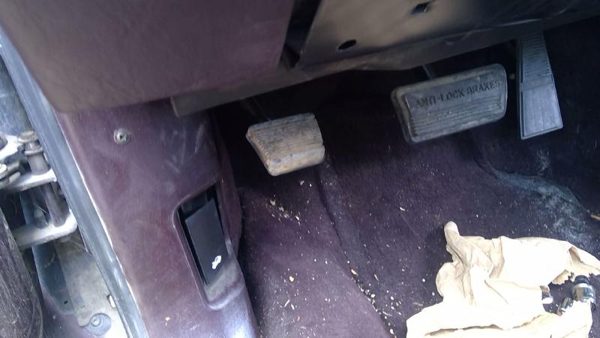 1993 Cadillac Fleetwood Parking Brake Pedal Assembly Oem Complete Emergency Unit — photo 2