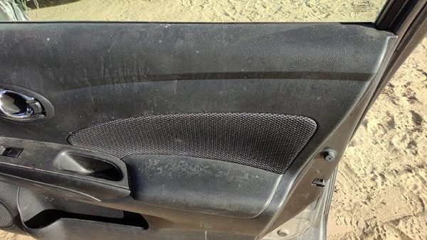 14-18 Versa Passenger Right Front Door Trim Panel With Switches Charcoal G — photo 2