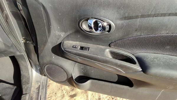 14-18 Versa Passenger Right Front Door Trim Panel With Switches Charcoal G — photo 6