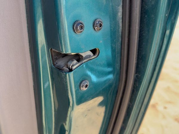 1997-1998 Ford F150 Passenger Right Front Door Latch With Rods/Cables Oem — photo 3