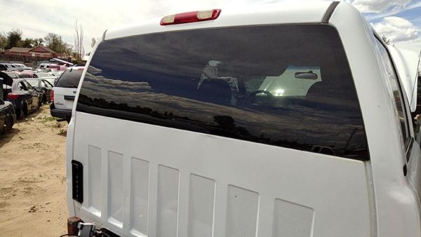 2002 Chevy Silverado 2500 Back Glass/window — photo 1