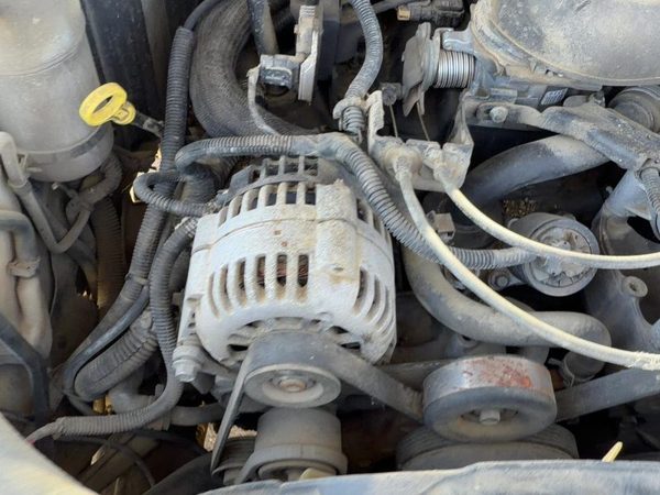2001-2005 Chevy S10 Blazer Alternator 4.3L 19244795 — photo 2