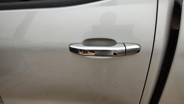 2015 Chevy Silverado 1500 Outside Door Handle LH Gan Silver — photo 1