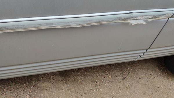 96-00 Town & Country Driver Left Rear Moulding From Door Back Trim Strip Silver — photo 5