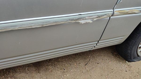 96-00 Town & Country Driver Left Rear Moulding From Door Back Trim Strip Silver — photo 6