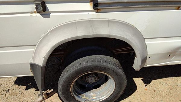 03-06 Dodge Sprinter Van 3500 Passenger Right Rear Wheel Flare Moulding Oem Back — photo 1