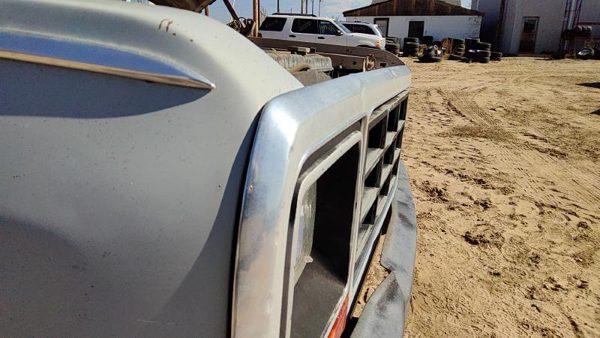 1984 Dodge D350 Grille Gray Chrome Only — photo 5