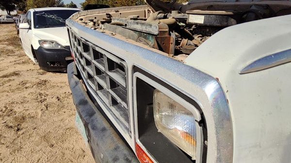 1984 Dodge D350 Grille Gray Chrome Only — photo 2