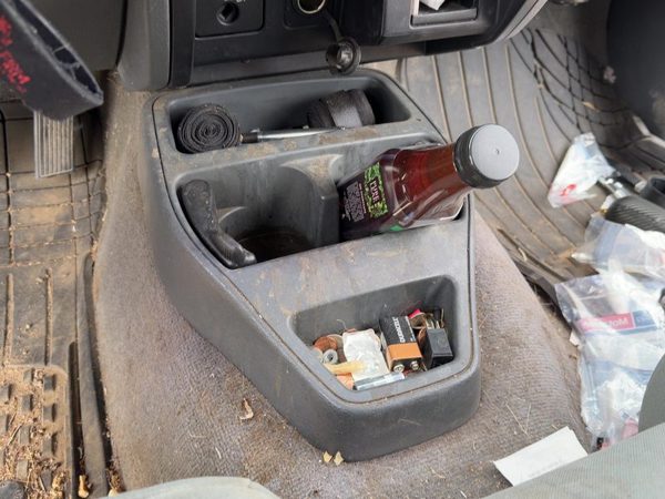 2005-2007 Dodge Dakota Center Floor Console Oem Gray P9D5 1Bl701Dhaa — photo 1