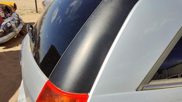 04-08 Pacifica Passenger Right Rear Quarter Panel Moulding Upper Corner Silver — photo 2