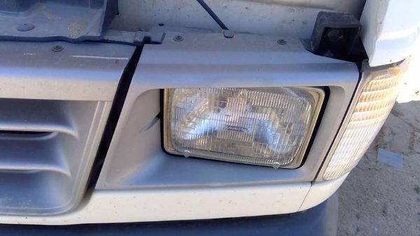 1993 Ford Van Headlight Door LH — photo 6