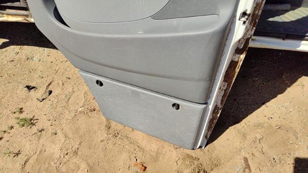 03-06 Van 3500 Passenger Right Front Inside Lower Door Trim Panel Gray Aa — photo 2