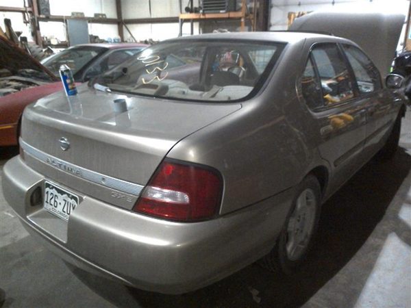 2000 Nissan Altima — vehicle photo 6