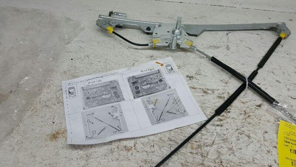 2002 Silv15 Front Door Regulator LH Driver Window Manual New 99-07 Sierra 1500 — photo 3