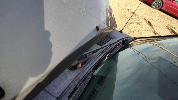2000-2004 Nissan Xterra Passenger Right Windshield Wiper Arm Oem Blade Lever Xe — photo 1