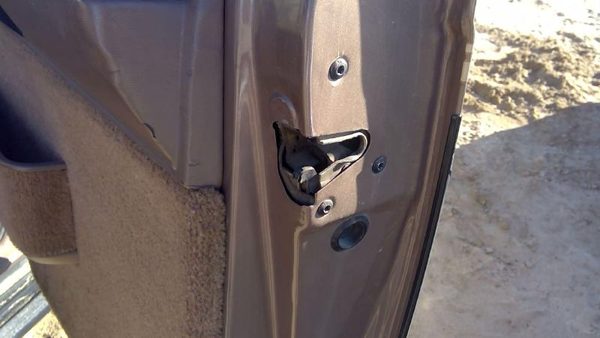 1992-2005 Chevy Astro Passenger Right Front Door Latch With Rods/Cables Oem — photo 4