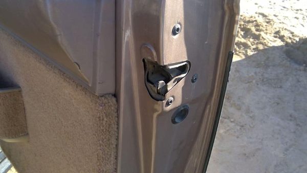 1992-2005 Chevy Astro Passenger Right Front Door Latch With Rods/Cables Oem — photo 2