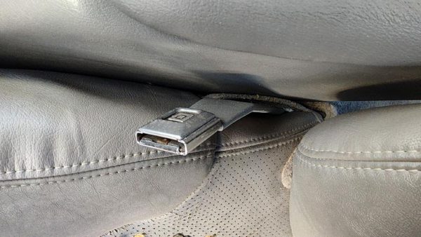 93-94 Pontiac Bonneville Driver Left Front Seat Belt Buckle Receiver Oem Gray — photo 2