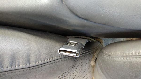 93-94 Pontiac Bonneville Driver Left Front Seat Belt Buckle Receiver Oem Gray — photo 3