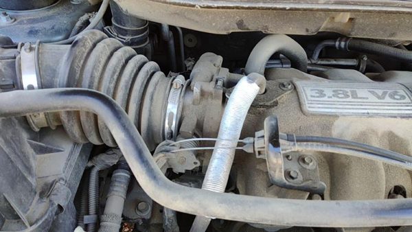 2003-2007 Dodge Caravan Throttle Body Valve Oem With Sensors 3.8L 05104746Aa — photo 2