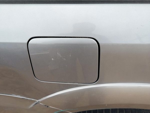 05-09 Legacy Outback Fuel Tank Door With Hinge Gas Lid Oem Filler Silver Slq — photo 2
