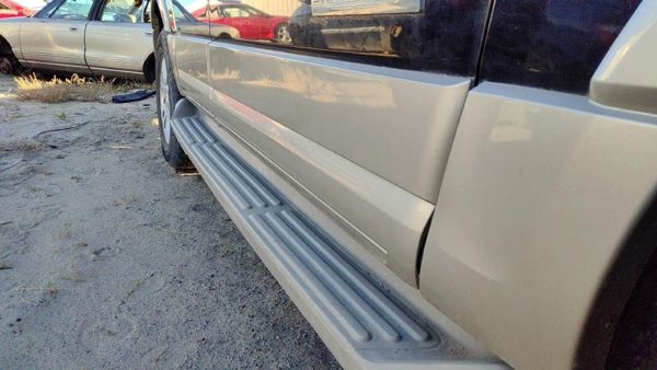 2008 Ford Expedition Front Door RH Ua Black — photo 6