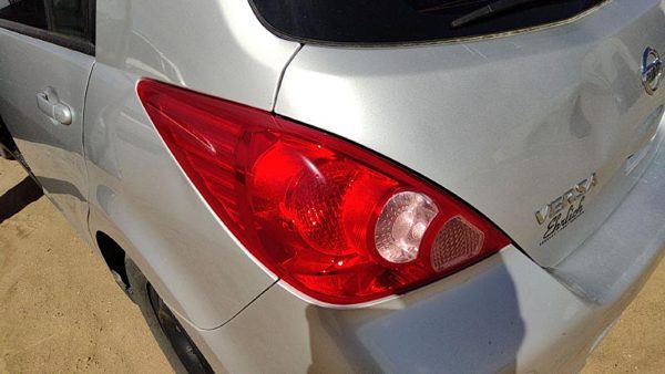 2007-2011 Nissan Versa Driver Left Outer Tail Light Brake Lamp Oem Rear — photo 2