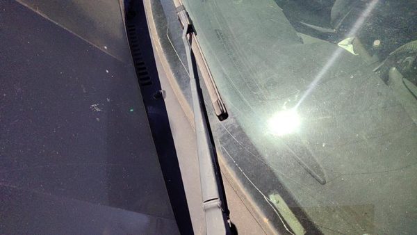 1998-2004 Ford Mustang Driver Left Windshield Wiper Arm Oem Blade Lever — photo 2