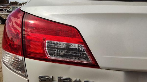 2010-2014 Subaru Legacy Outback Driver Left Inner Tail Light Brake Lamp Oem Rear — photo 2