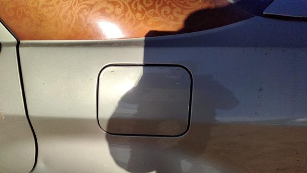 2005-2010 Chrysler 300 Fuel Tank Door With Hinge Gas Lid Oem Filler Gold Pyg — photo 2