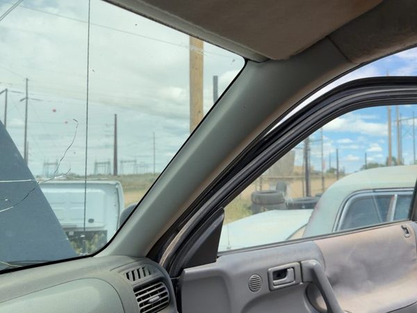1998-2004 Isuzu Rodeo Passenger Right A Pillar Trim Windshield Post Panel Oem — photo 3