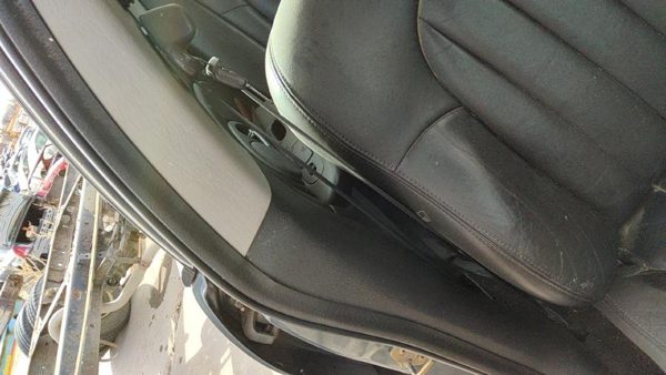 2000-2004 Chrysler 300M Passenger Right Front Seat Belt Retractor Shoulder Black — photo 2