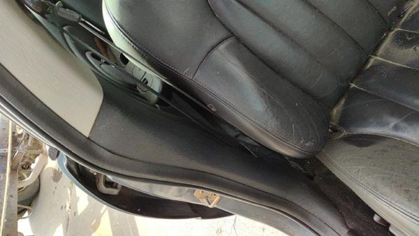 2000-2004 Chrysler 300M Passenger Right Front Seat Belt Retractor Shoulder Black — photo 4
