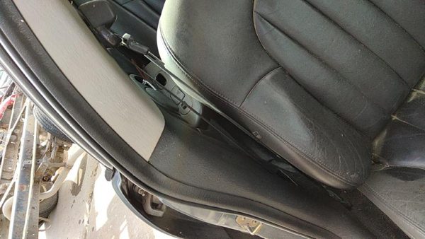 2000-2004 Chrysler 300M Passenger Right Front Seat Belt Retractor Shoulder Black — photo 1